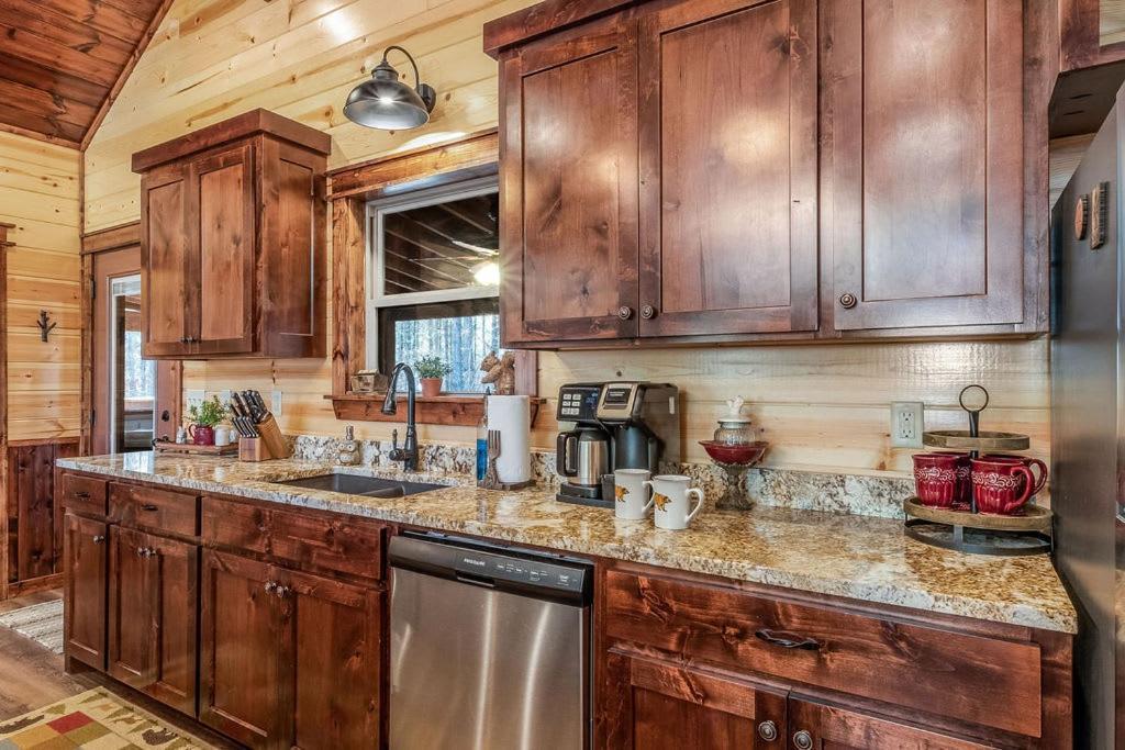 Large Luxury 2Br Cabin W Hot Tub Double Trouble Was Designed For Fun Comfort And Memories Minutes From Buzzling Hochatown And Beautiful Beaver Bend State Park Broken Bow Eksteriør billede