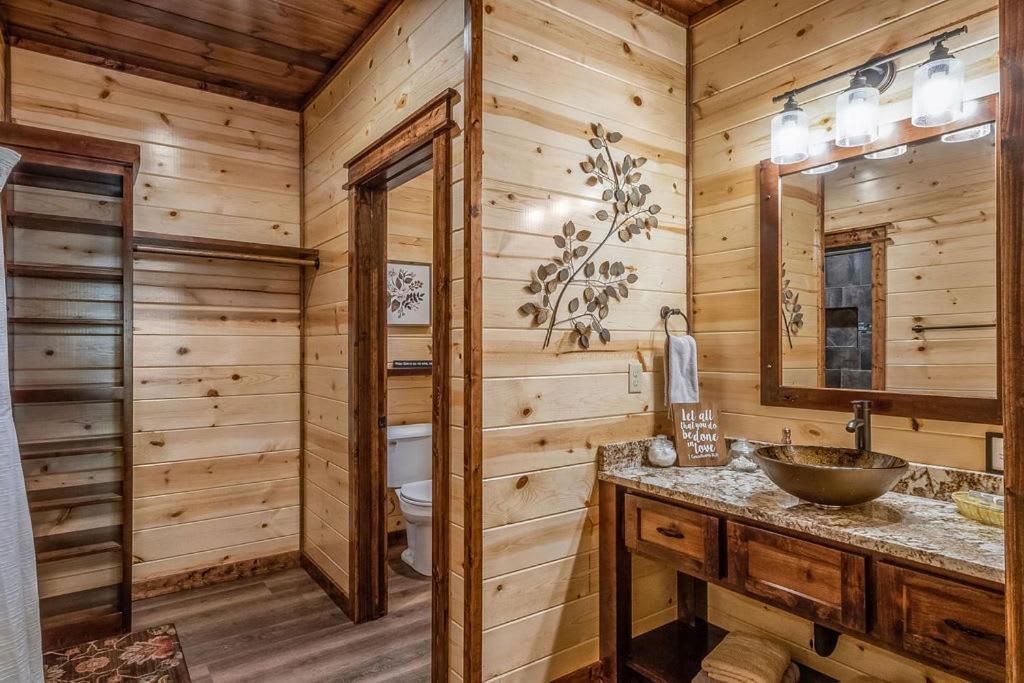 Large Luxury 2Br Cabin W Hot Tub Double Trouble Was Designed For Fun Comfort And Memories Minutes From Buzzling Hochatown And Beautiful Beaver Bend State Park Broken Bow Eksteriør billede