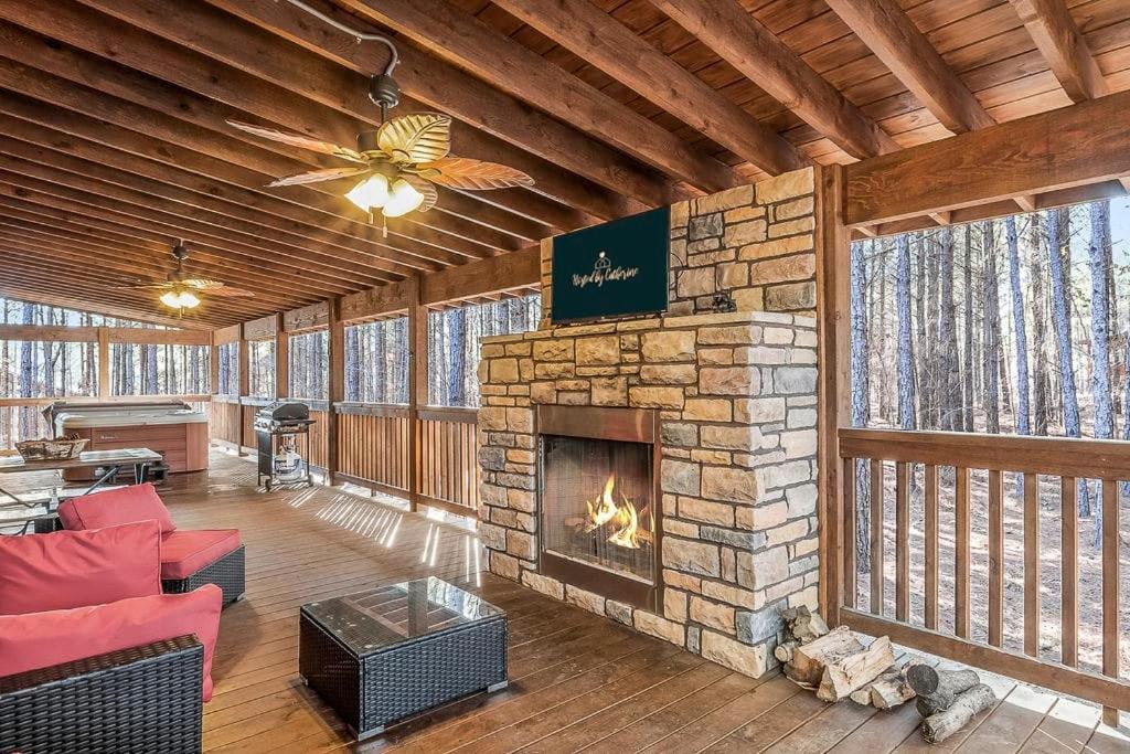 Large Luxury 2Br Cabin W Hot Tub Double Trouble Was Designed For Fun Comfort And Memories Minutes From Buzzling Hochatown And Beautiful Beaver Bend State Park Broken Bow Eksteriør billede